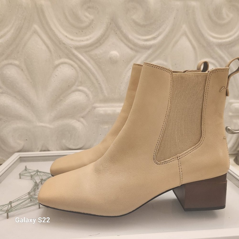 Franco Sarto" Waxton" Leather Boots. NWT. No box. Size 9